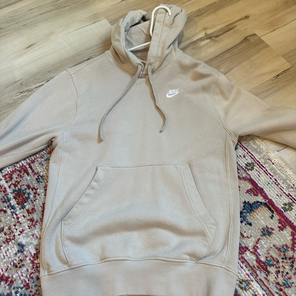 nike sweatshirt